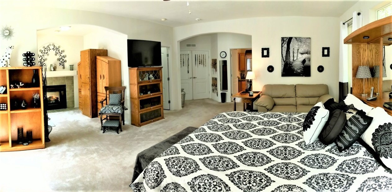 137 Smith Road Centralia, WA 98531 - Photo 21 of 39 a living room with furniture and a flat screen tv