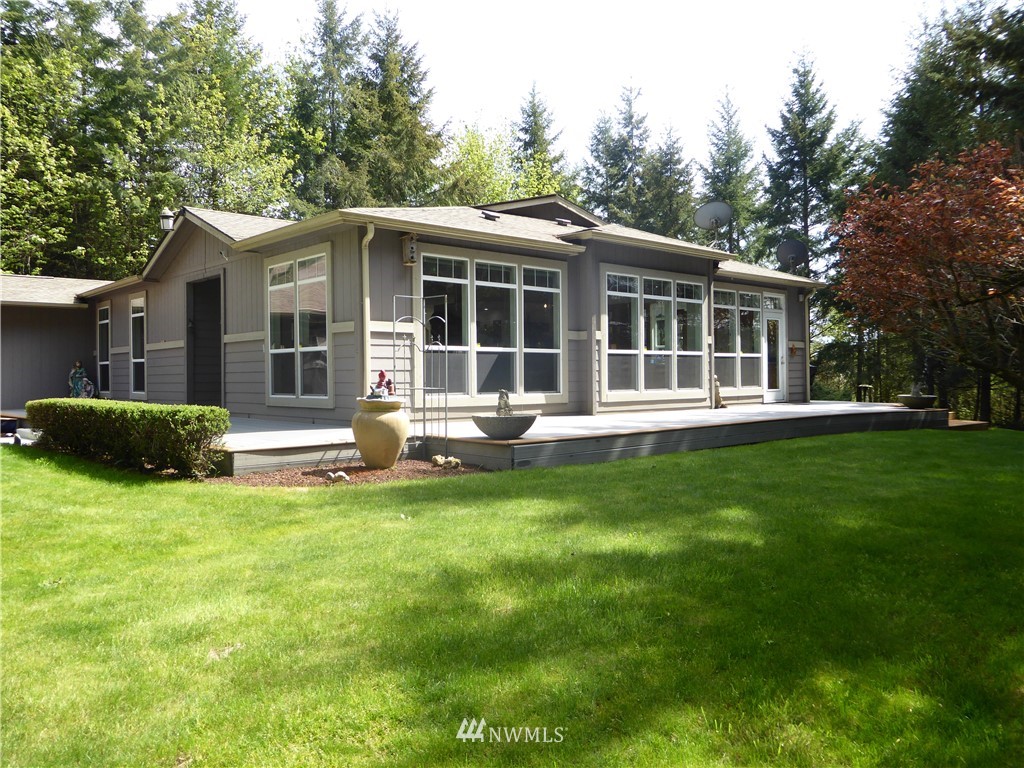 137 Smith Road Centralia, WA 98531 - Photo 35 of 39 a house view with a sitting space and garden