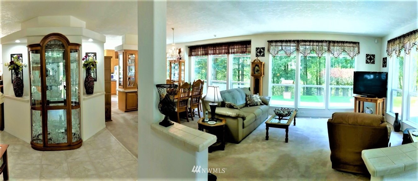 137 Smith Road Centralia, WA 98531 - Photo 8 of 39 a view of a livingroom with furniture window and outside view