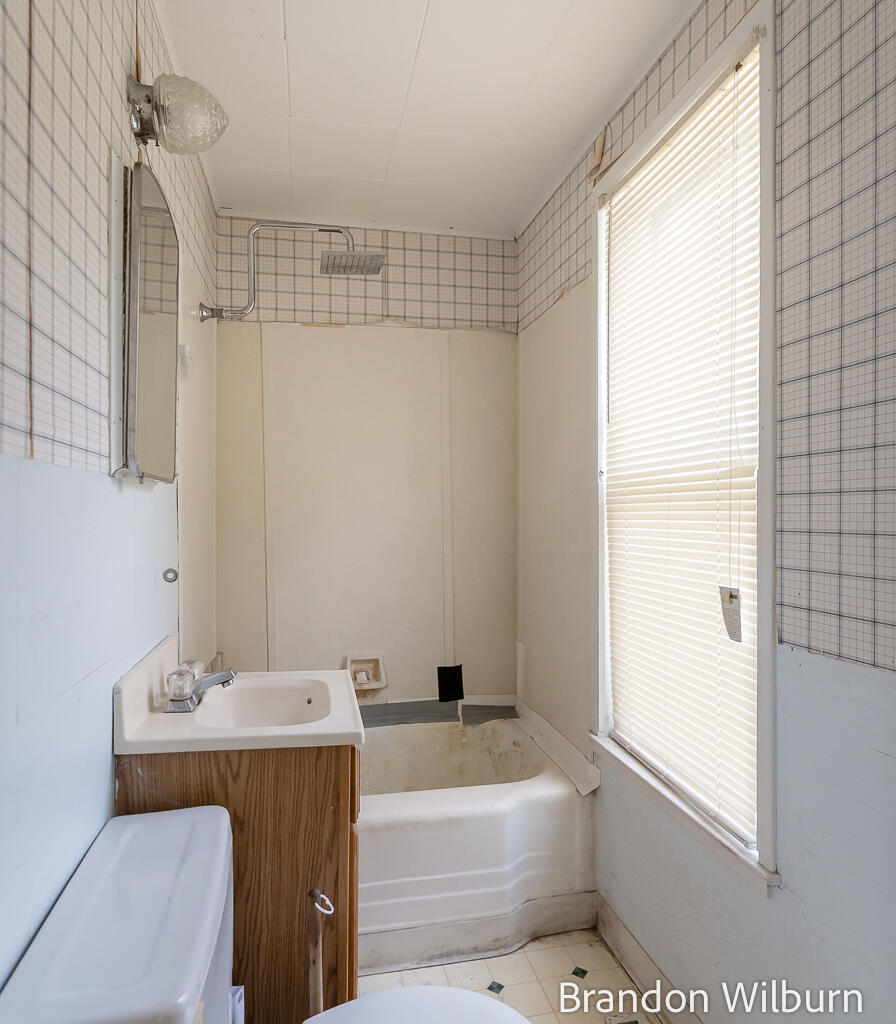 3259 Maple Grove Road Muskegon, MI 49441 - Photo 22 of 36 3529MapleGroveRd-28LoRes