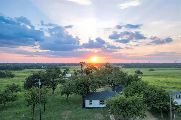 $325,000 | 1300 County Road 1550, Chico, TX 76431