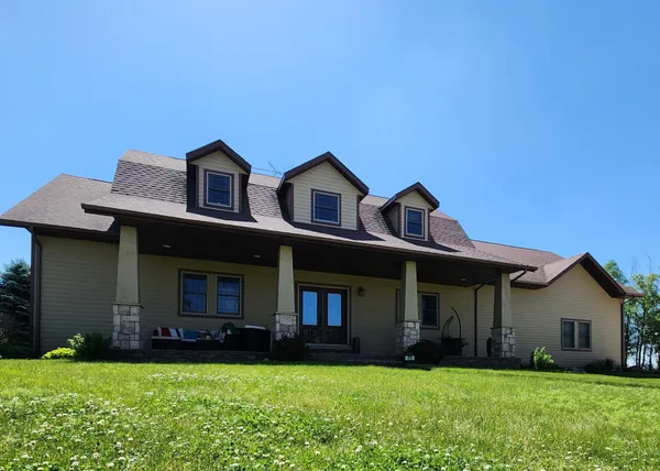 $750,000 | 573 State Highway 30, Pipestone, MN 56164