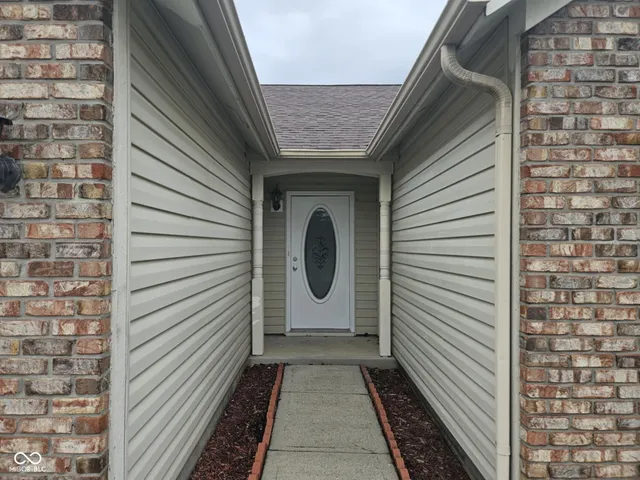 $1,600 | 6348 Coconut Court, Indianapolis, IN 46217