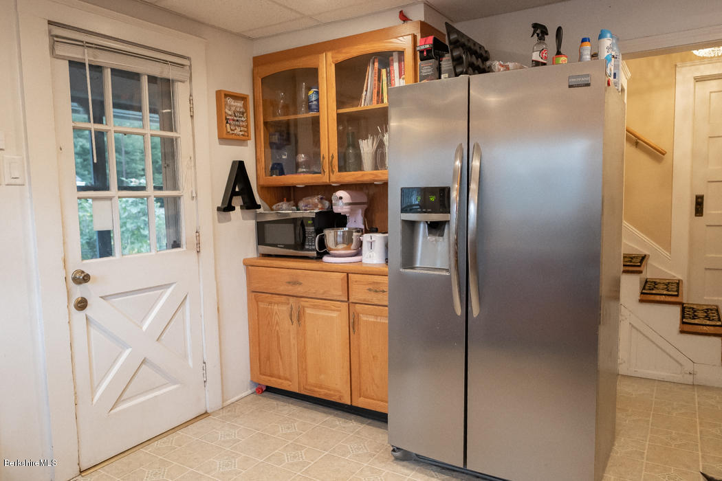 142 Cheshire Road Pittsfield, MA 01201 - Photo 18 of 34 Kitchen