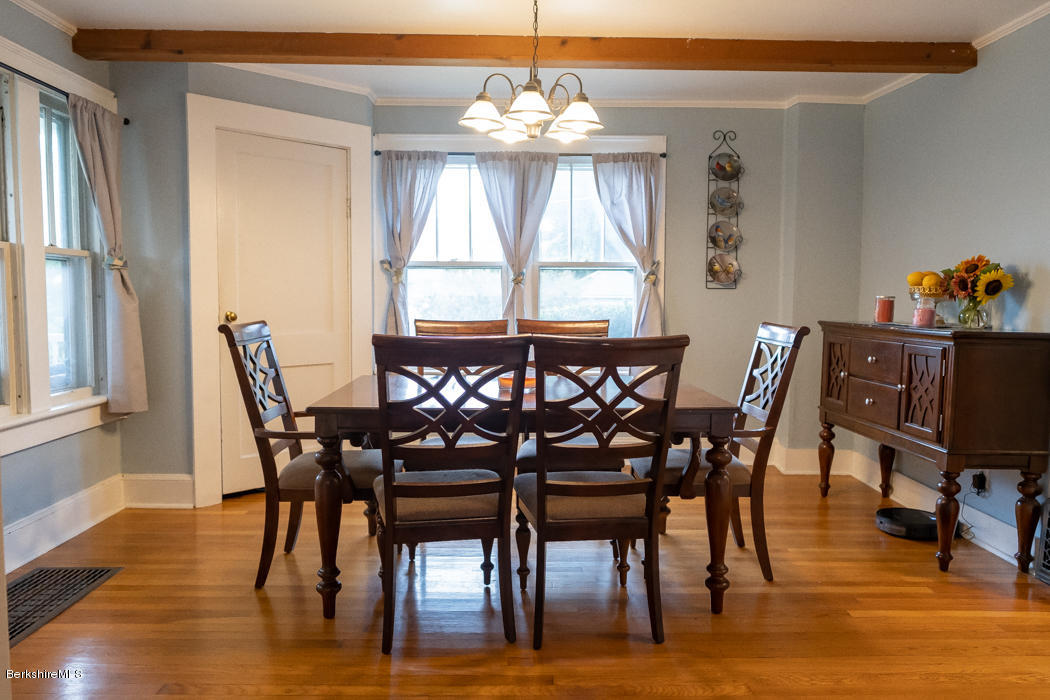 142 Cheshire Road Pittsfield, MA 01201 - Photo 19 of 34 Dining room