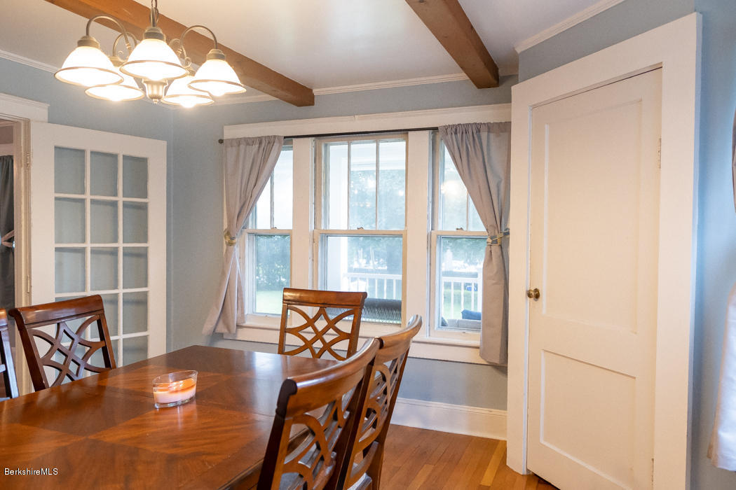 142 Cheshire Road Pittsfield, MA 01201 - Photo 20 of 34 Dining room