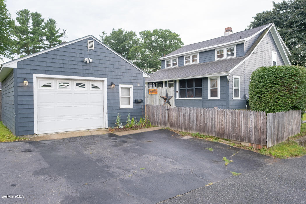 142 Cheshire Road Pittsfield, MA 01201 - Photo 10 of 34 Garage