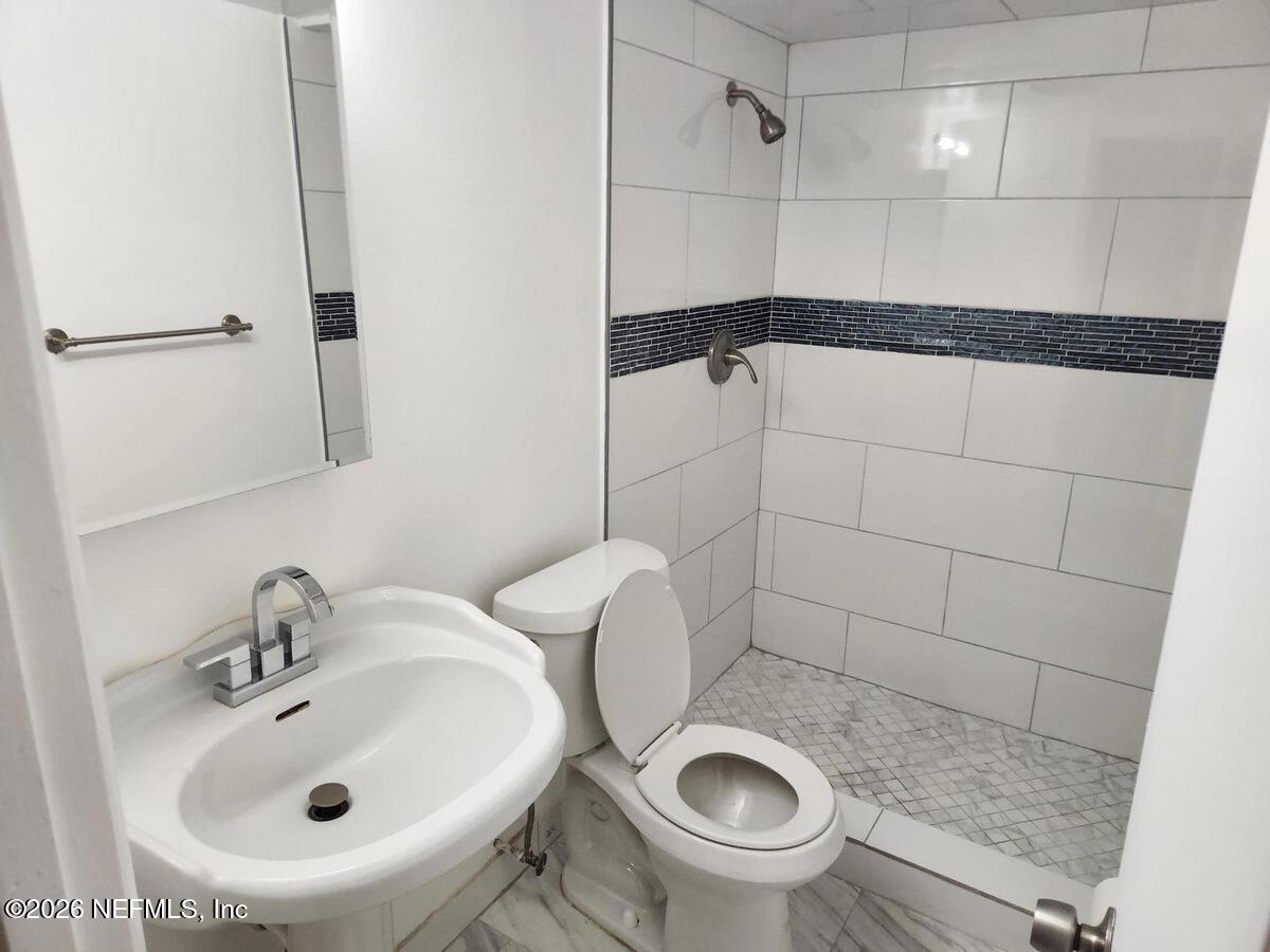 517 Dotterel Road, Unit 31C Delray Beach, FL 33444 - Photo 19 of 28 Bathroom 2