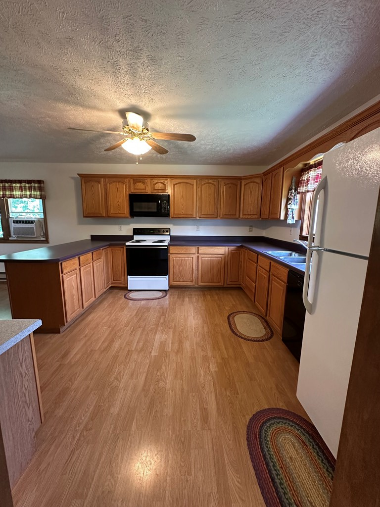 2020 Red Oak Rdg Road Jewell Ridge, VA 24622 - Photo 9 of 14 Gallery Image 9