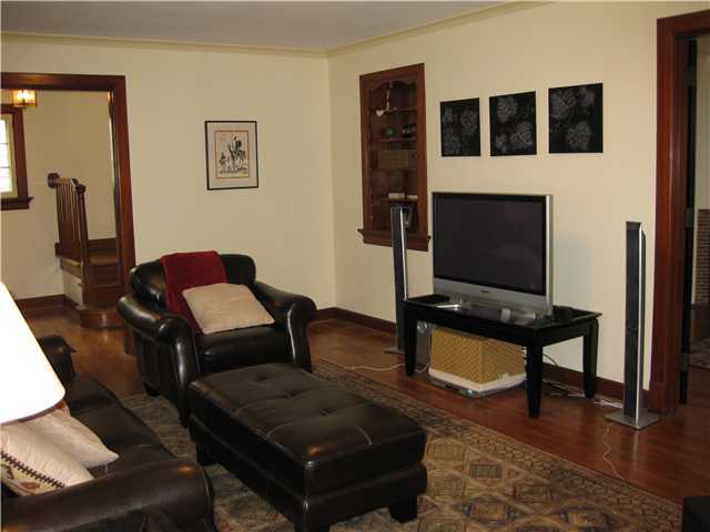 100 South Cassingham Road Columbus, OH 43209 - Photo 3 of 8