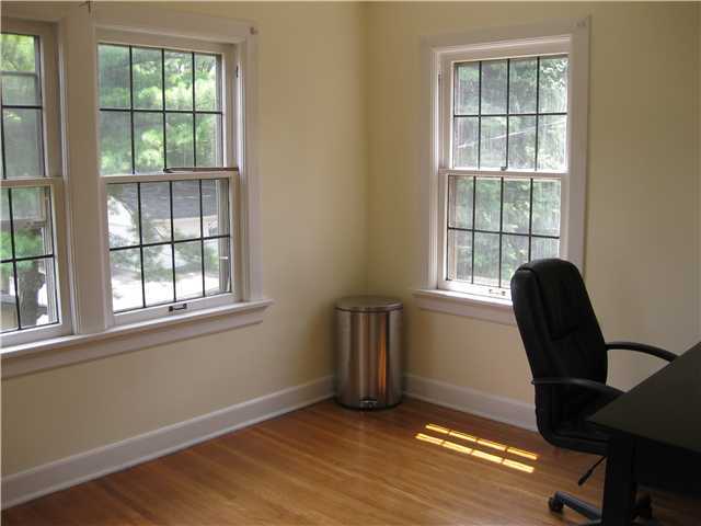 100 South Cassingham Road Columbus, OH 43209 - Photo 5 of 8
