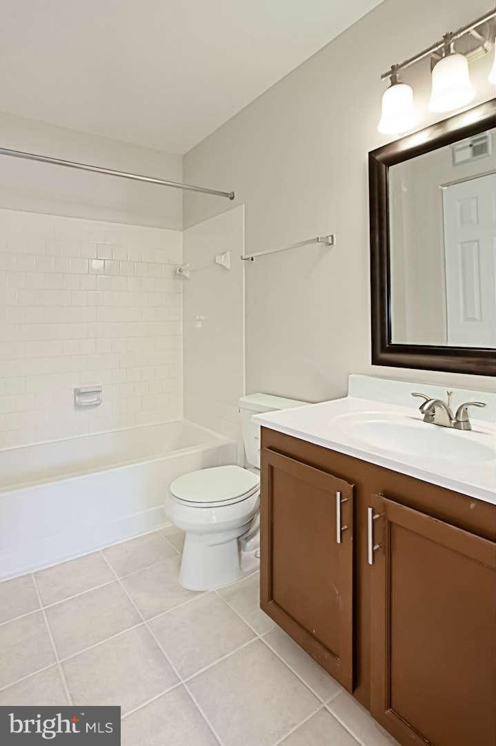 7761 Inversham Drive, Unit 252 Falls Church, VA 22042 - Photo 15 of 27 Bath (Master)
