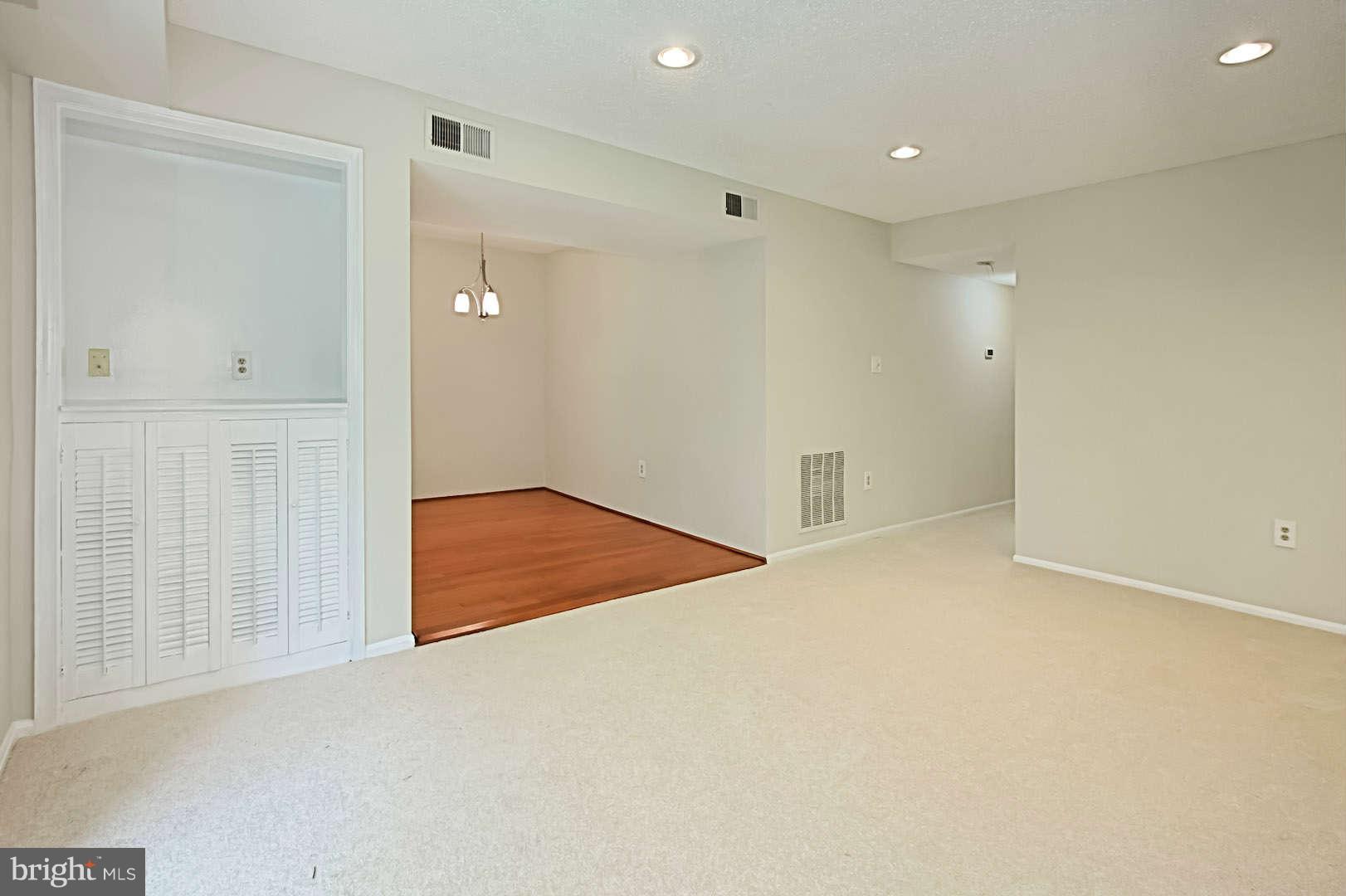 7761 Inversham Drive, Unit 252 Falls Church, VA 22042 - Photo 5 of 27 Living Room