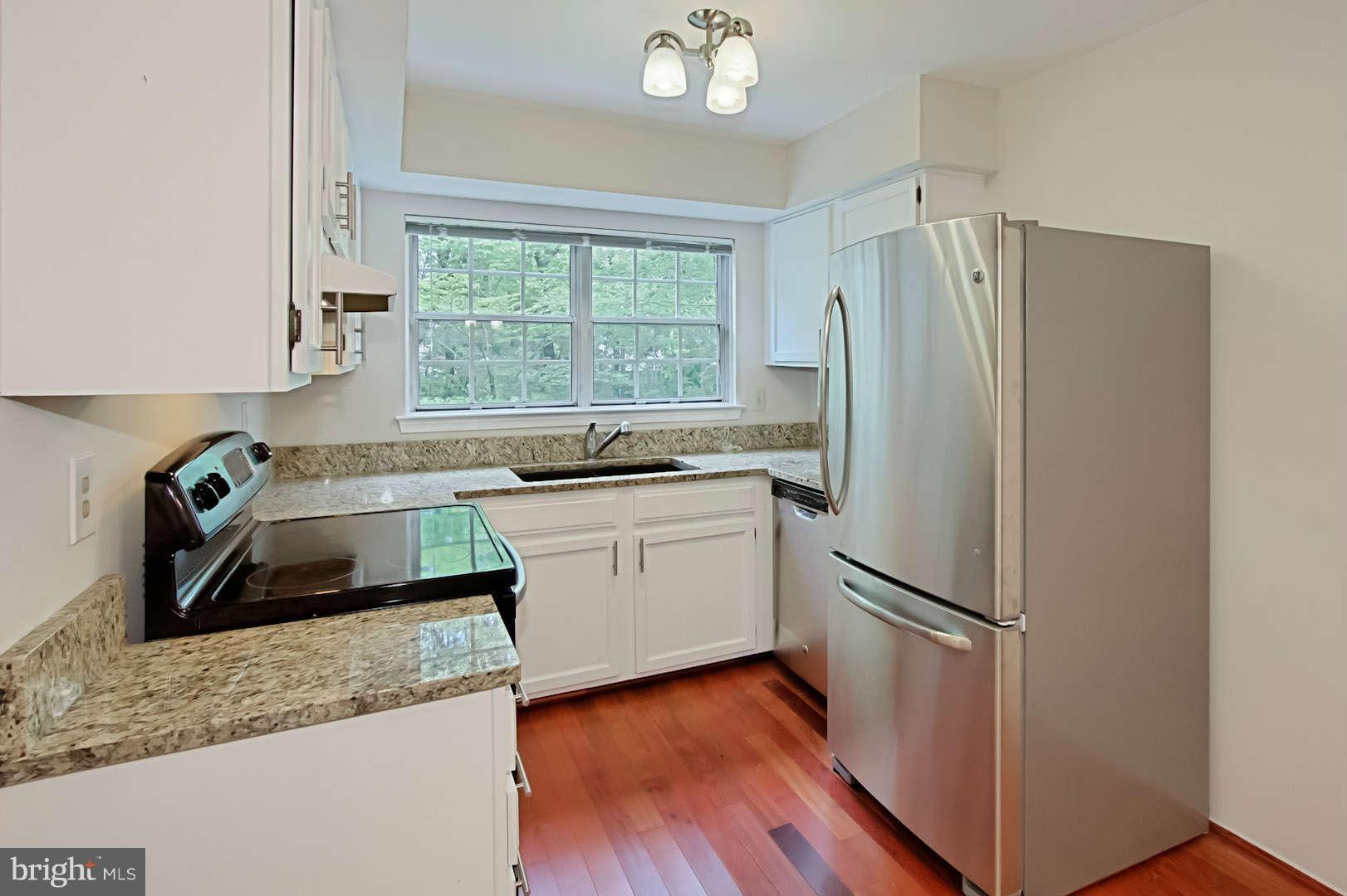 7761 Inversham Drive, Unit 252 Falls Church, VA 22042 - Photo 8 of 27 Kitchen