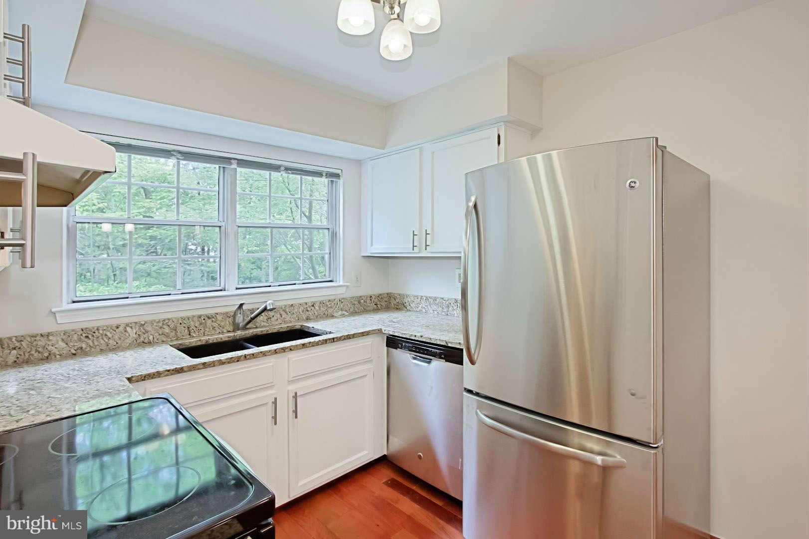 7761 Inversham Drive, Unit 252 Falls Church, VA 22042 - Photo 10 of 27 Kitchen