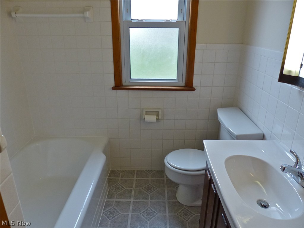 30437 Clarmont Road Willowick, OH 44095 - Photo 10 of 23