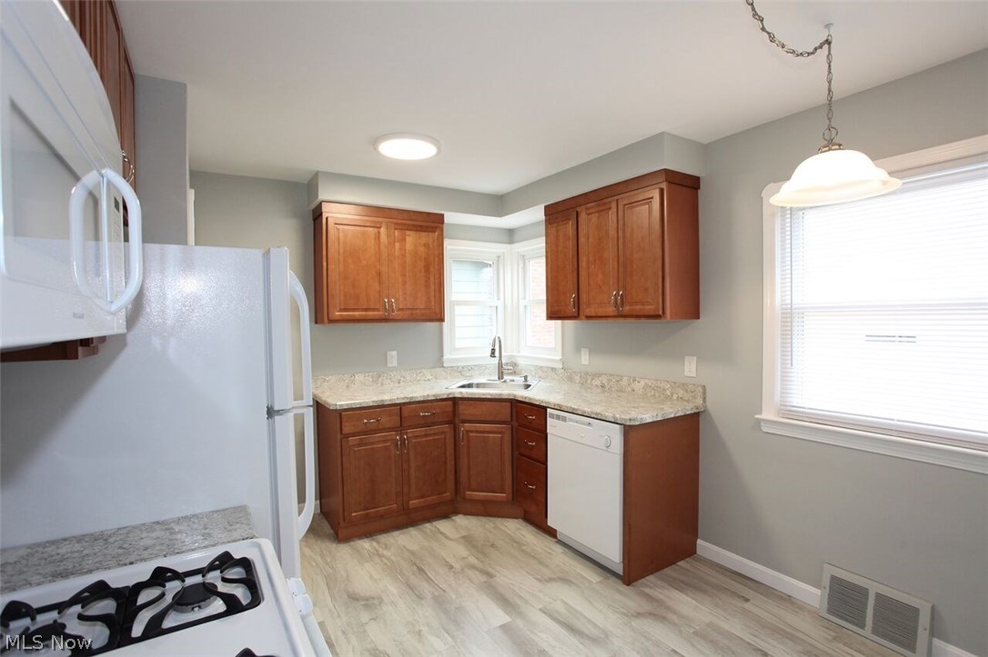 13106 Carpenter Road Garfield Heights, OH 44125 - Photo 5 of 29