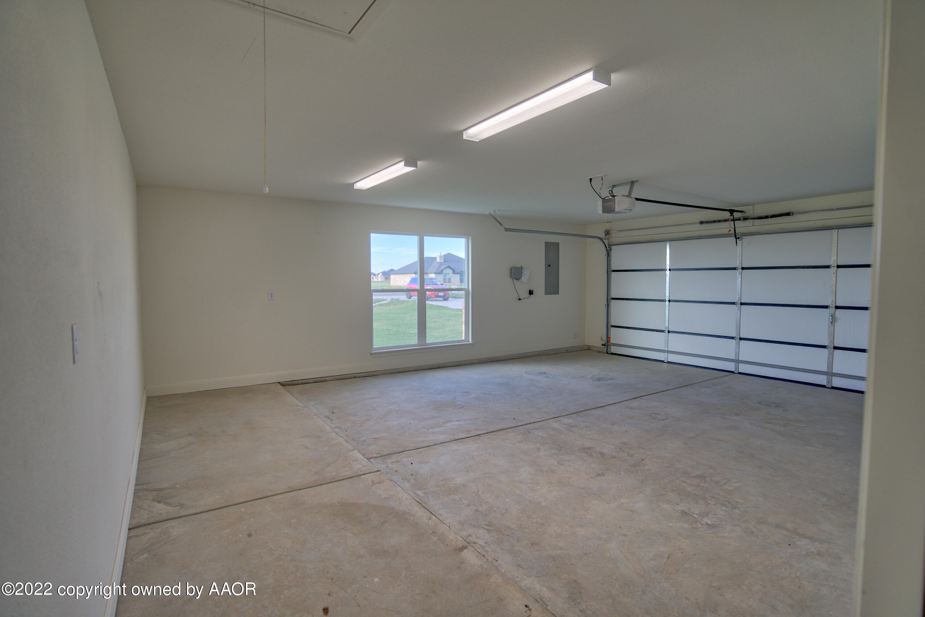 19151 Pine Springs Road Amarillo, TX 79119 - Photo 23 of 47 Garage