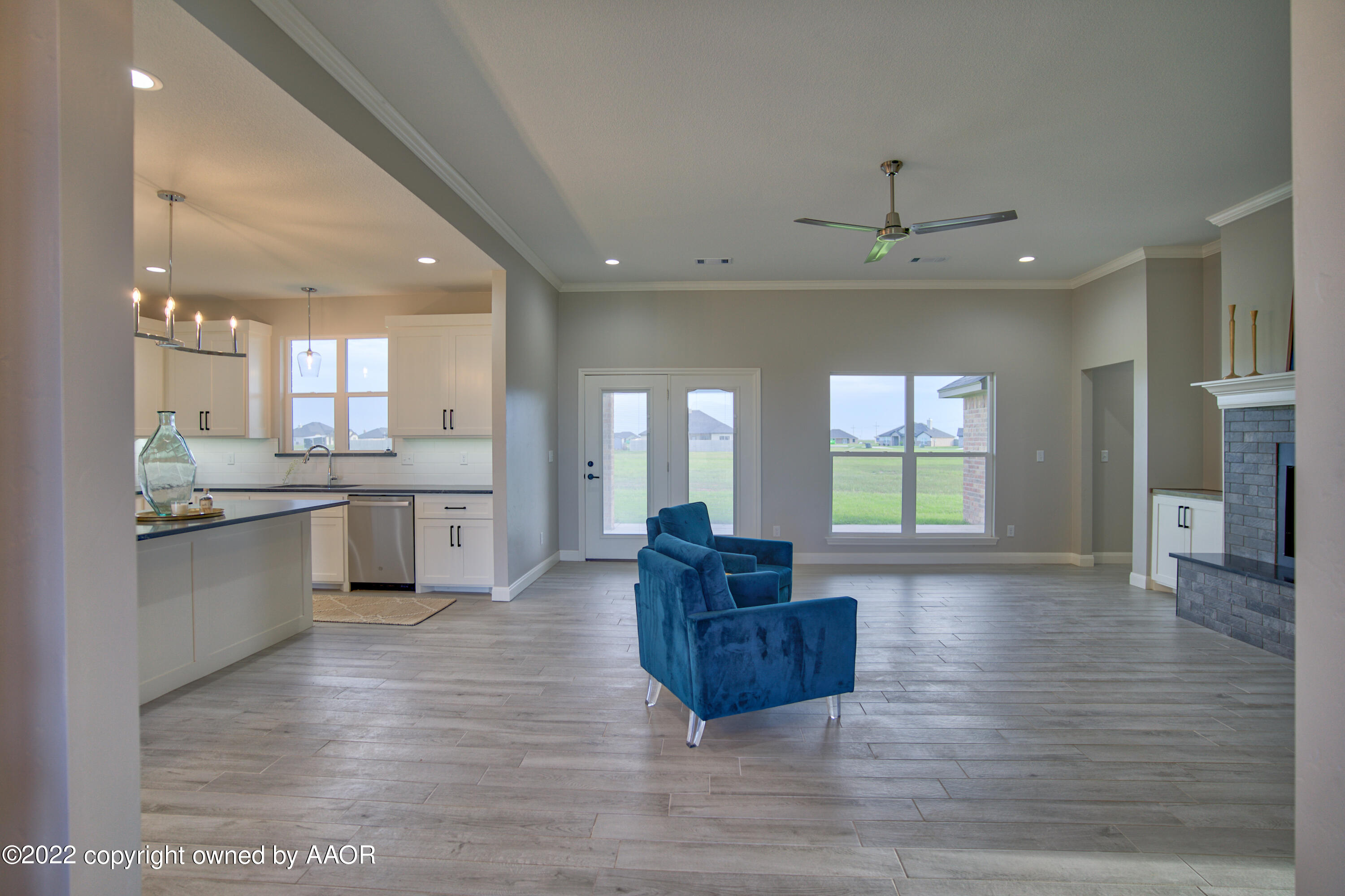 19151 Pine Springs Road Amarillo, TX 79119 - Photo 8 of 47 Living Room