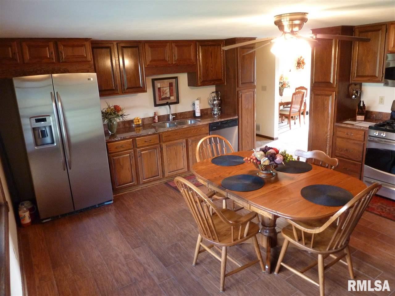 7801 West Lancaster Road Peoria, IL 61607 - Photo 6 of 32