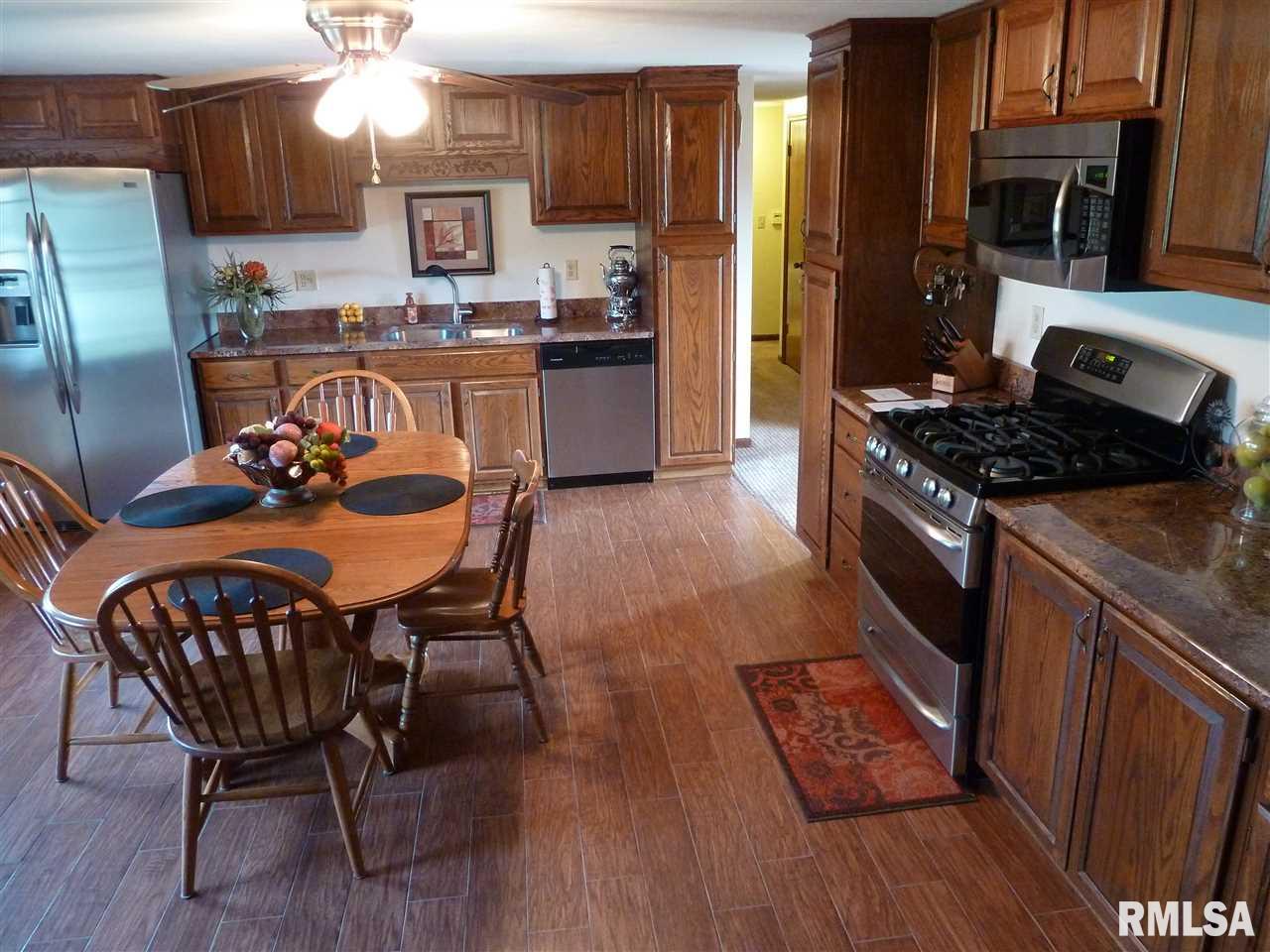 7801 West Lancaster Road Peoria, IL 61607 - Photo 9 of 32