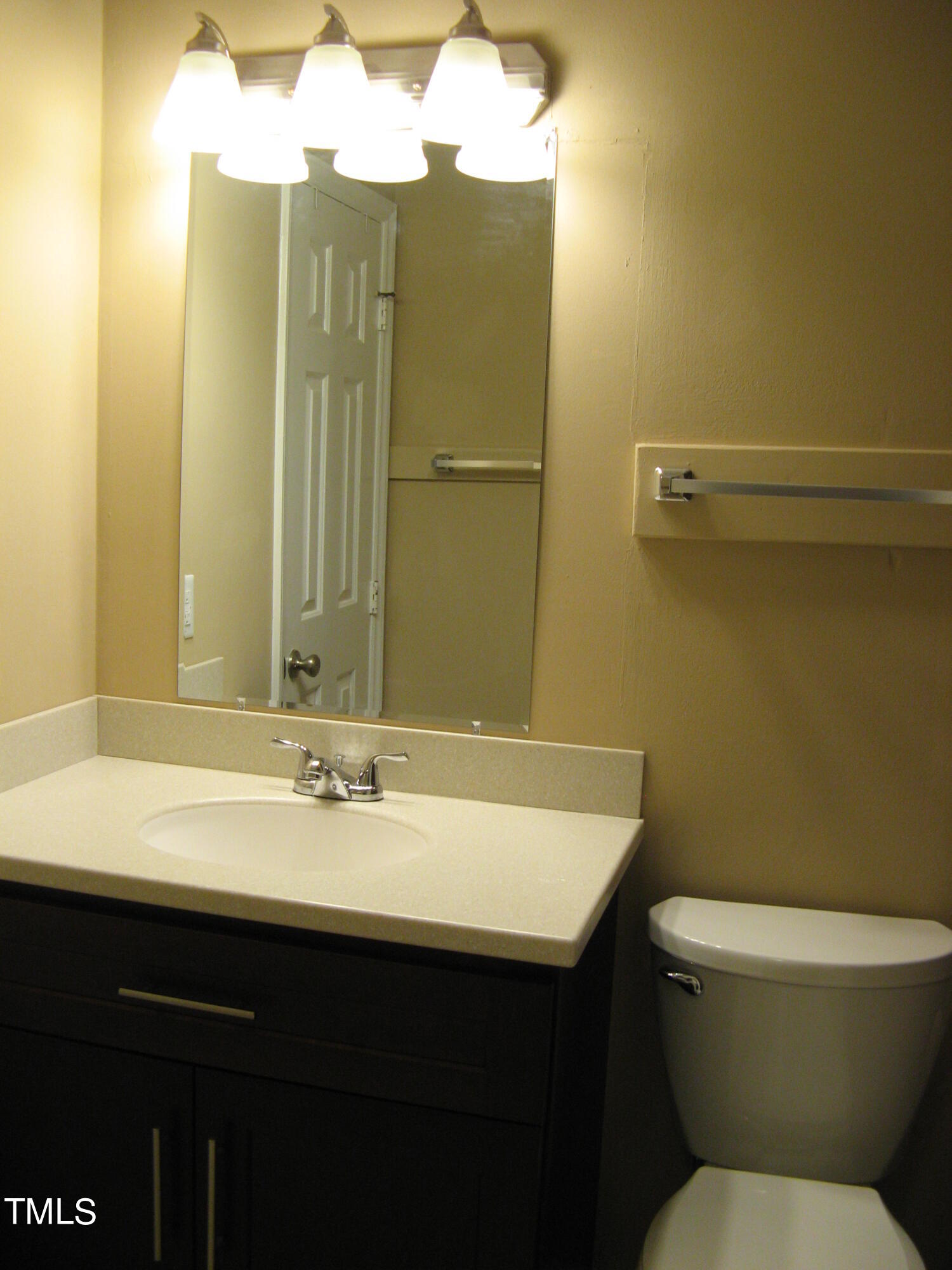 2006 Trexler Court Raleigh, NC 27606 - Photo 7 of 27 Bedroom A bath-1