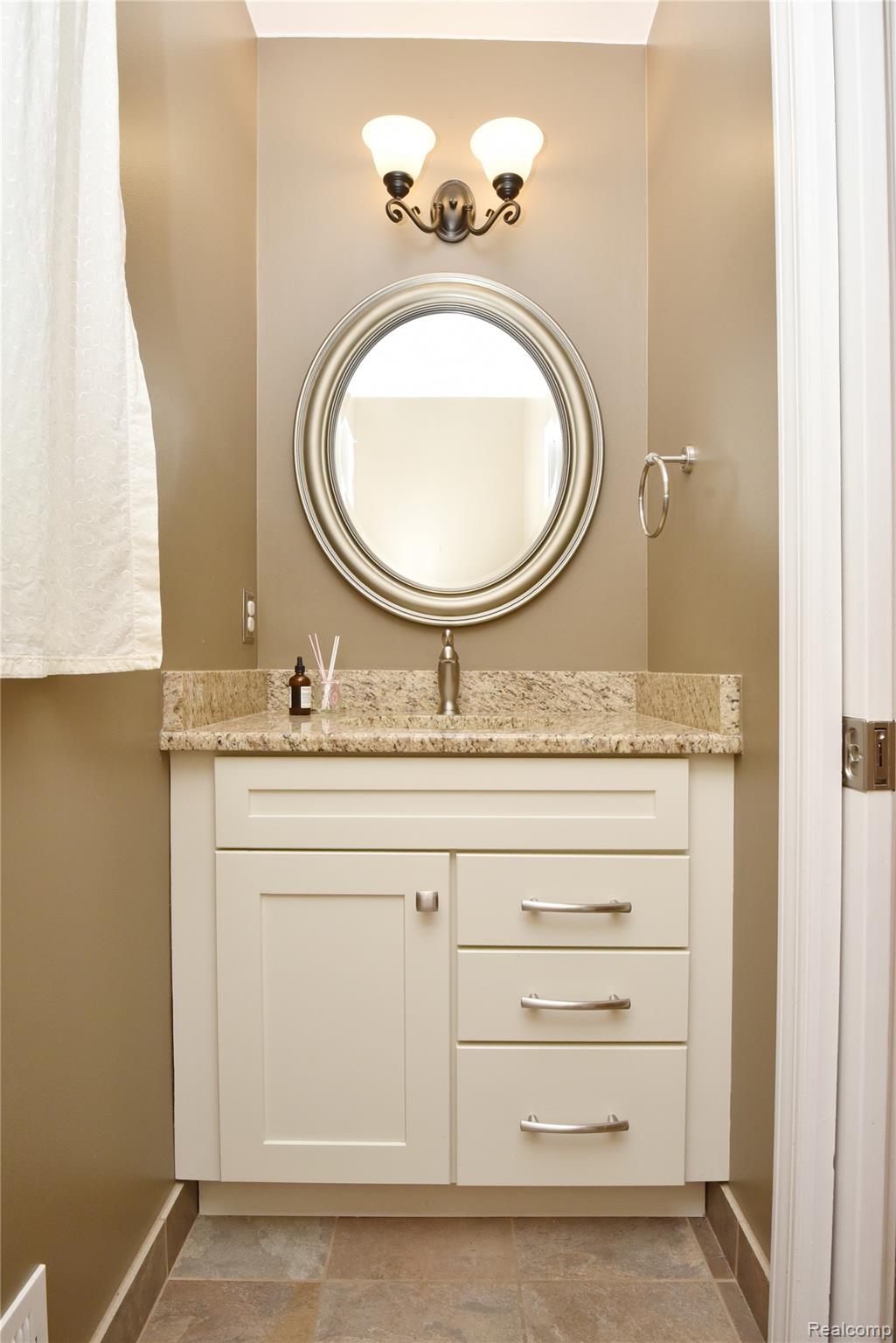 1325 Royal Crescent Street Rochester, MI 48306 - Photo 17 of 43 1325 Royal Crescent_16.JPG