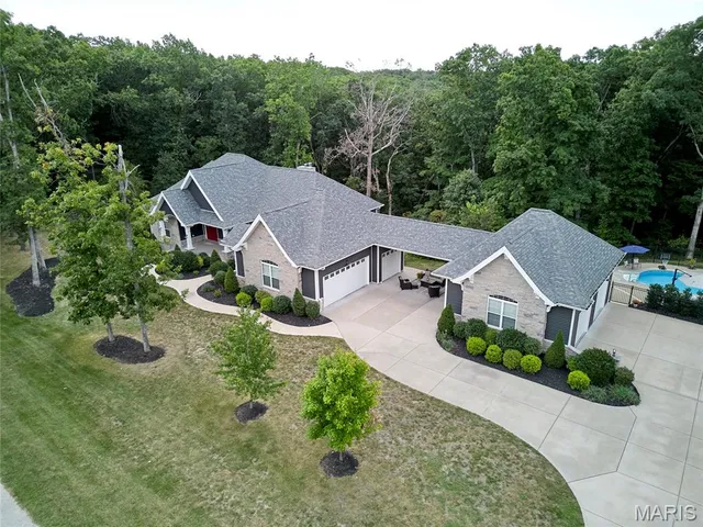 $1,289,500 | 14 Callaway Ridge Court, Defiance, MO 63341