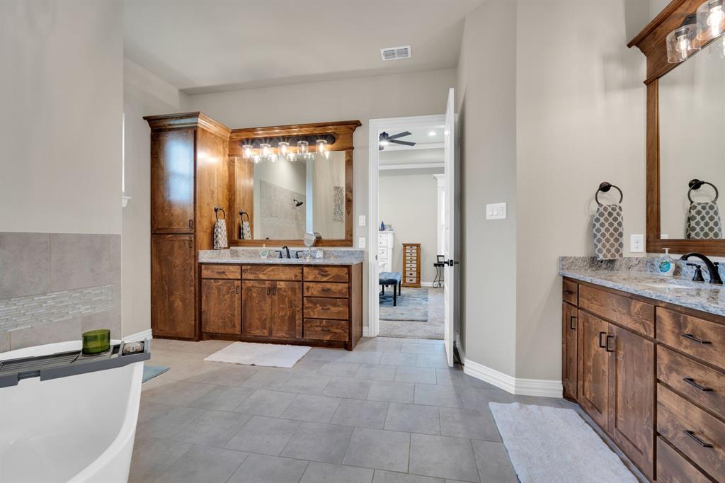 1310 Rustic Ridge Drive Midlothian, TX 76065 - Photo 10 of 32