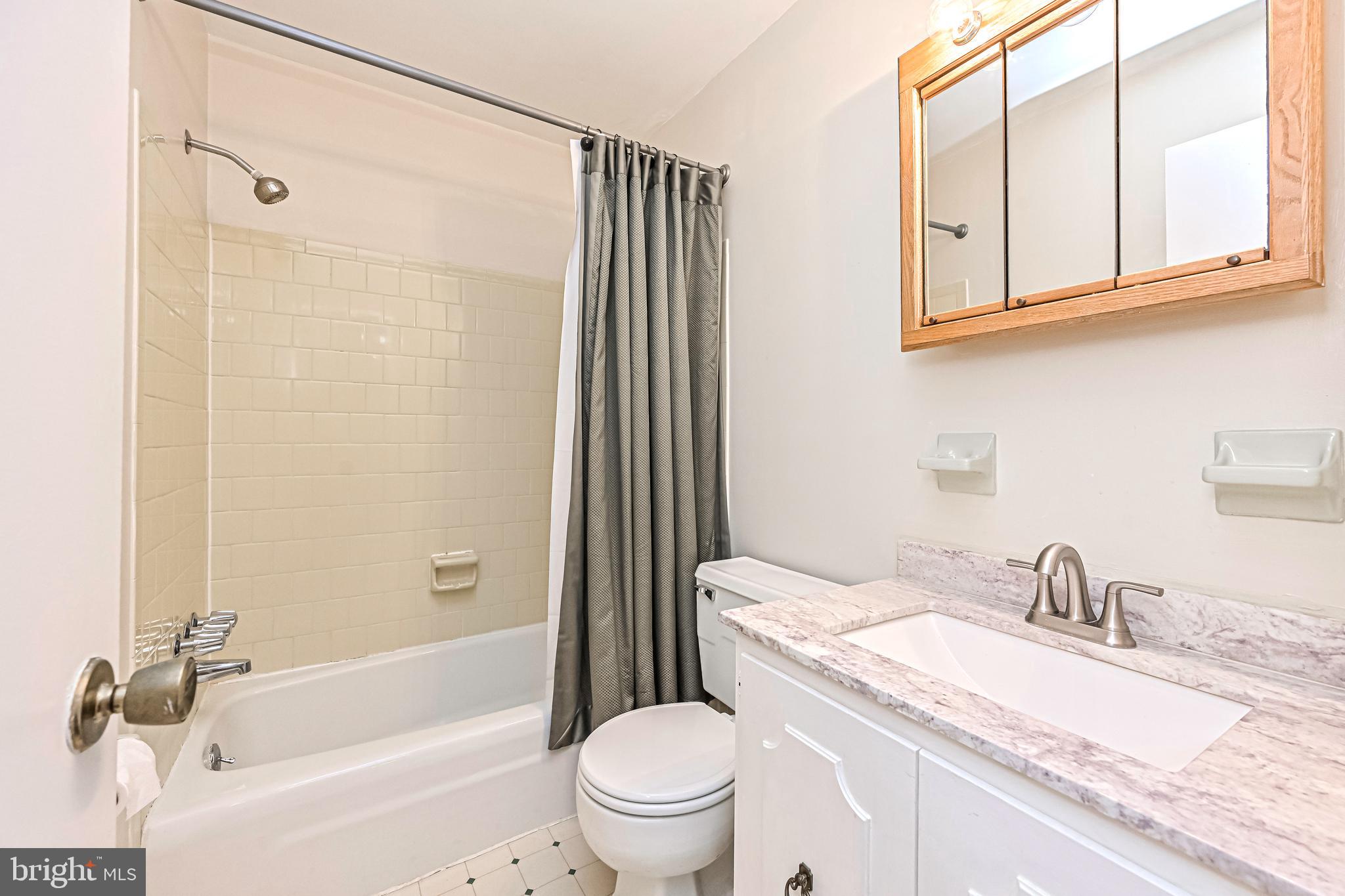 3851 Chain Bridge Road Fairfax, VA 22030 - Photo 27 of 46 2nd Full Bathroom