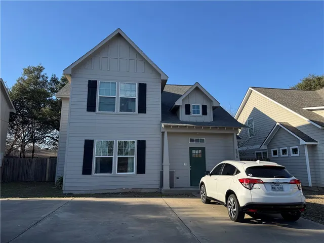 $3,695 | 203 Sterling Street, Unit A, College Station, TX 77840