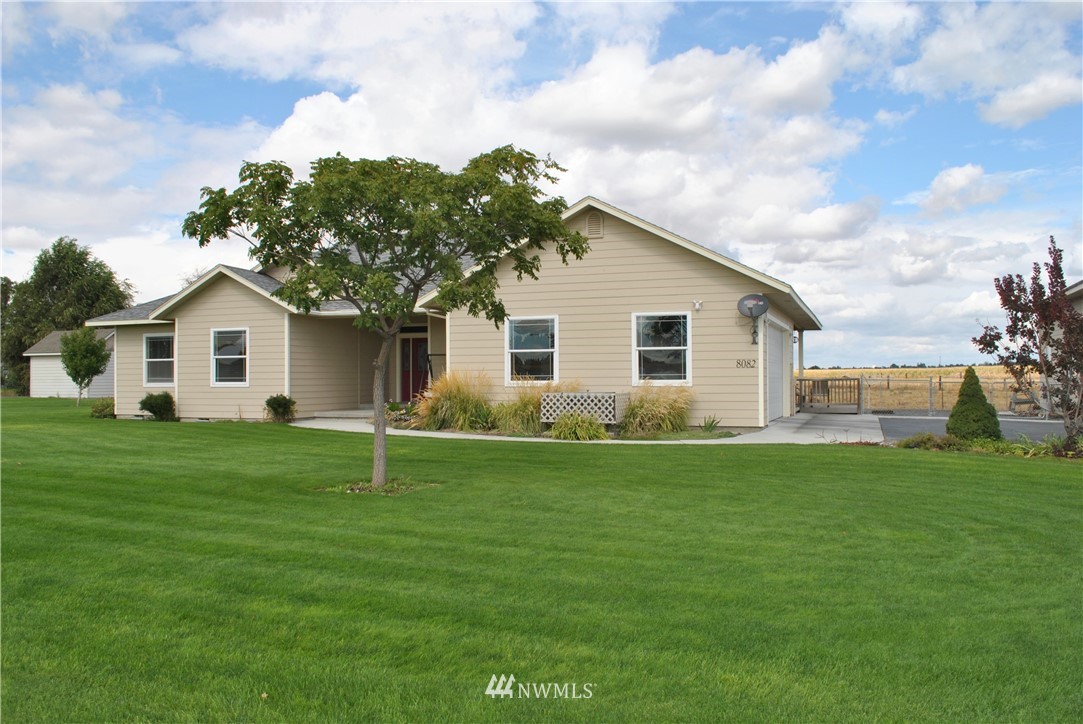 8082 2.4 Road Northeast Moses Lake, WA 98837 - Photo 1 of 24 Gallery Image 1