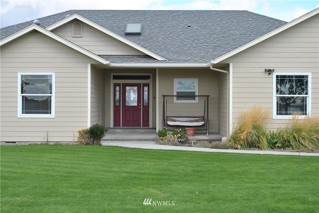 8082 2.4 Road Northeast Moses Lake, WA 98837 - Photo 2 of 24 Gallery Image 2