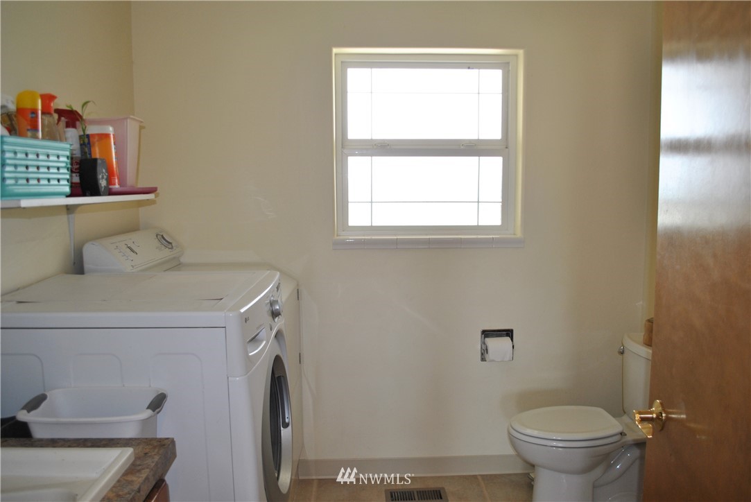 8082 2.4 Road Northeast Moses Lake, WA 98837 - Photo 17 of 24 Gallery Image 17