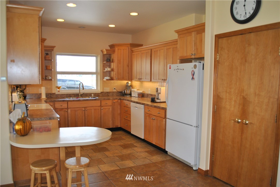8082 2.4 Road Northeast Moses Lake, WA 98837 - Photo 7 of 24 Gallery Image 7