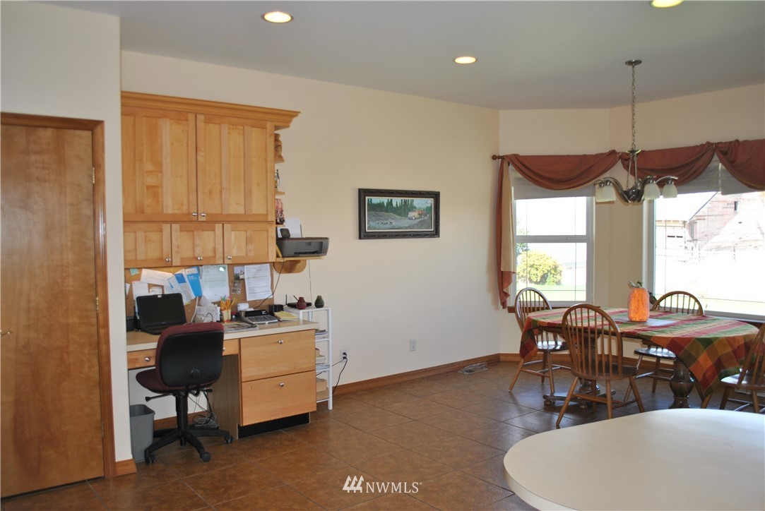 8082 2.4 Road Northeast Moses Lake, WA 98837 - Photo 10 of 24 Gallery Image 10