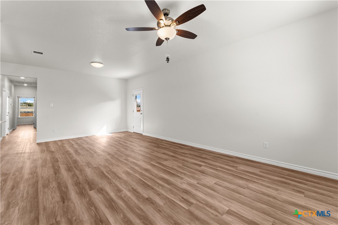 1114 Zora Drive Temple, TX 76504 - Photo 18 of 29 Unit B Living Room