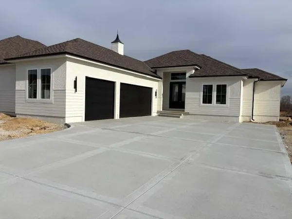 $779,900 | 4733 Sienna Ridge, Riverside, MO 64150