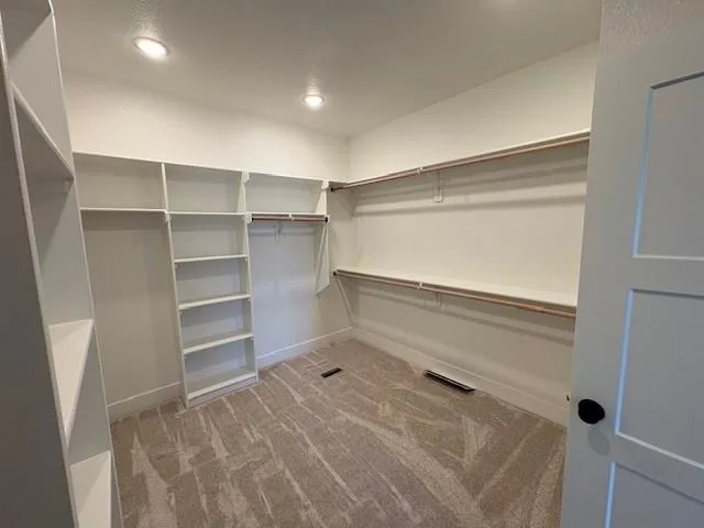 $779,900 | 4733 Sienna Ridge, Riverside, MO 64150