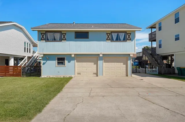 a front view of house with yard