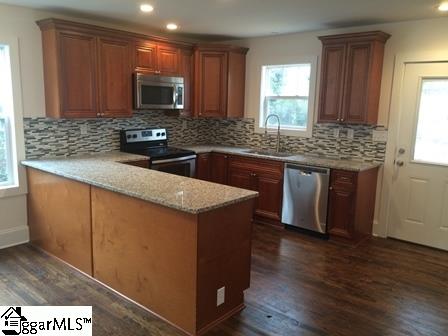14 Brunson Street Greenville, SC 29607 - Photo 8 of 21