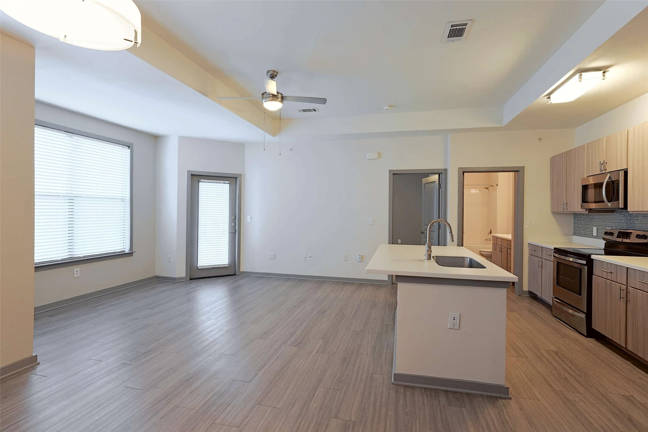 8515 Interstate 35, Unit 12237 Austin, TX 78744 - Photo 8 of 20 February Special! Move in by 2/28 and enjoy up to 8 weeks FREE!
