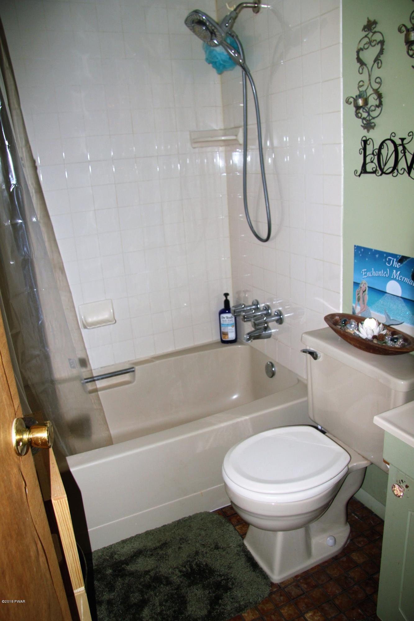 175 Lake Road Lake Ariel, PA 18436 - Photo 21 of 30 Full Bathroom