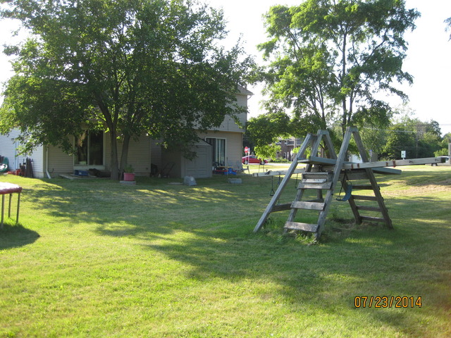 901 North Kenosha Road Winthrop Harbor, IL 60099 - Photo 3 of 10