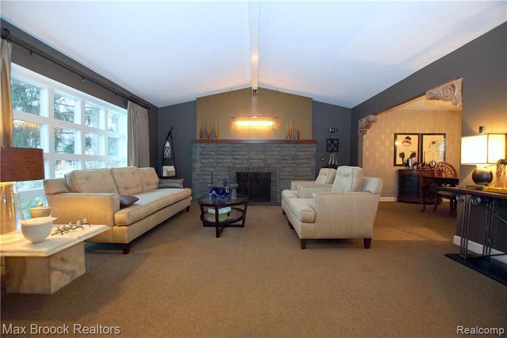 35145 Old Timber Road Farmington Hills, MI 48331 - Photo 6 of 48