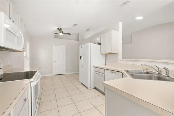 $2,300 | 624 Blake Avenue, Davenport, FL 33897