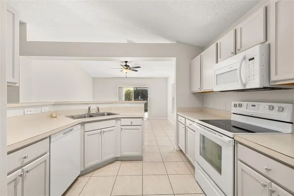 $2,300 | 624 Blake Avenue, Davenport, FL 33897