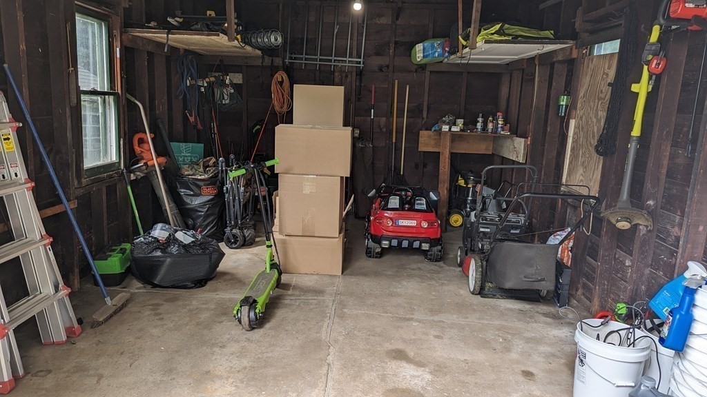 28 Bushwick Place Springfield, MA 01109 - Photo 22 of 24 a room with gym equipment