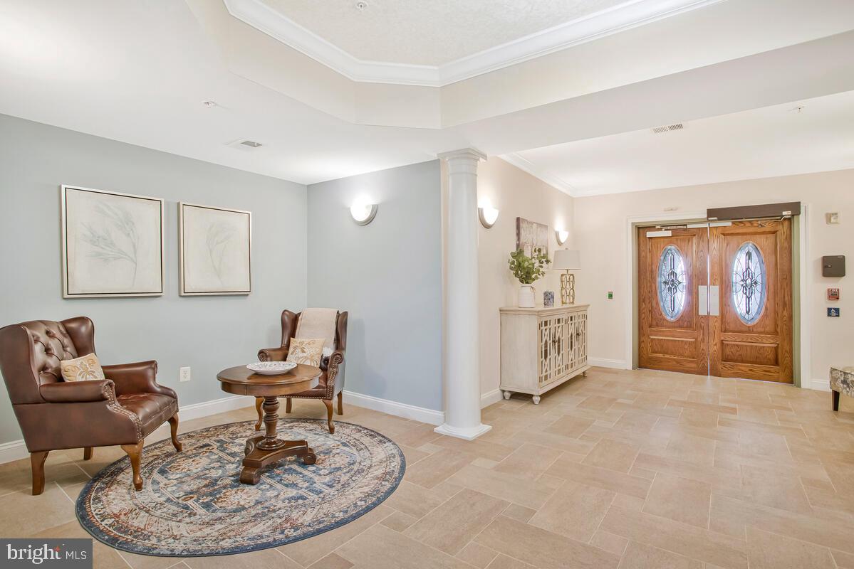 7315 Brookview Road, Unit 302 Elkridge, MD 21075 - Photo 5 of 68 a living room with furniture