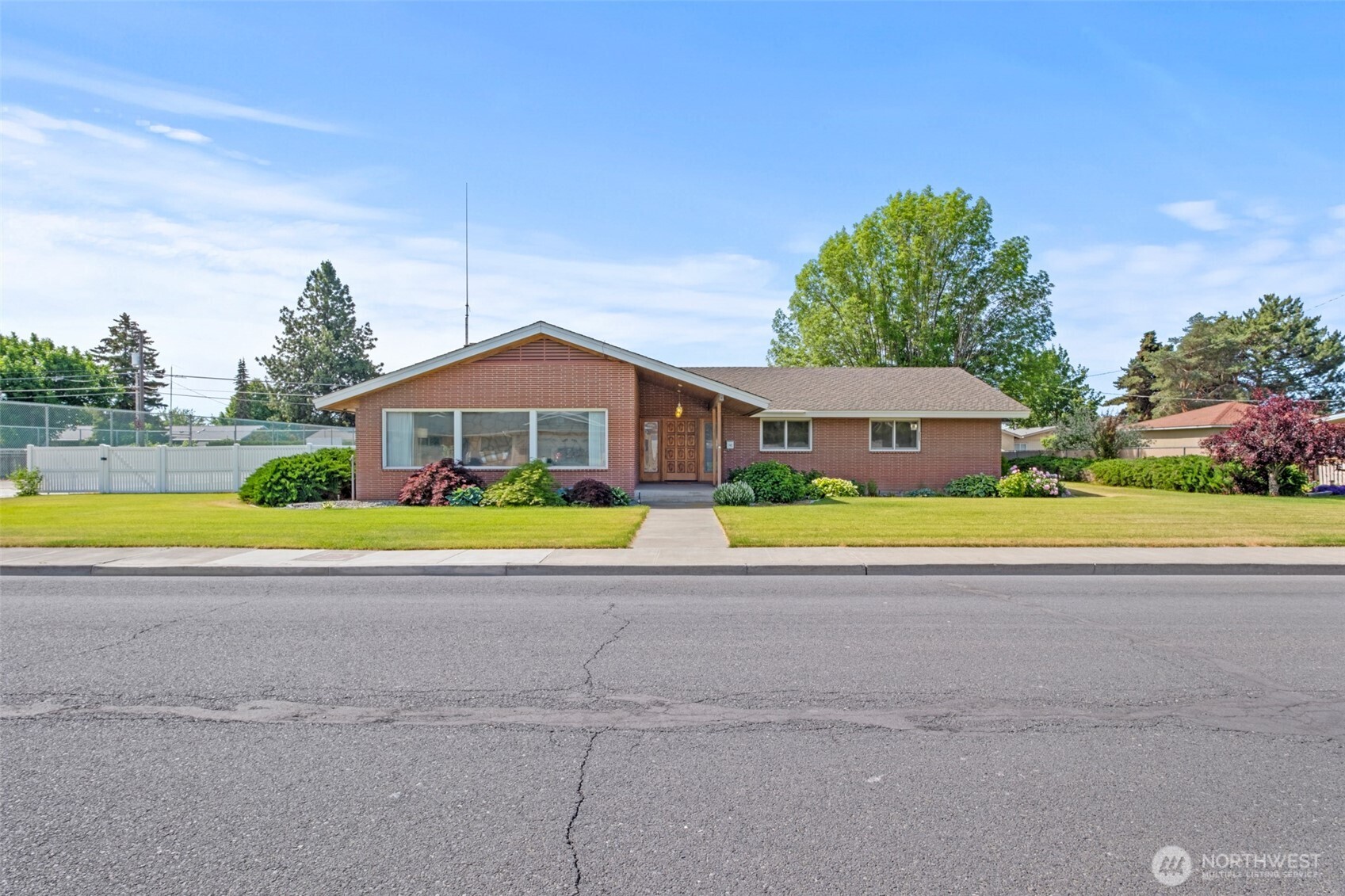 742 I Street Southwest Quincy, WA 98848 - Photo 27 of 28 a view of a house with a swimming pool